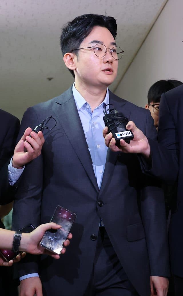 '음료 피습 자작극' 정이한 전 후보 영장심사 출석… "법정서 소상히 밝힐 것"